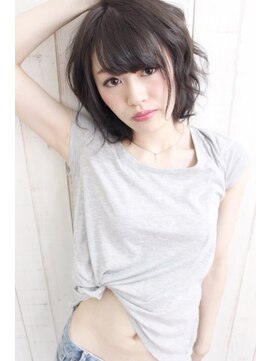 ディー(dee) dee 暗髪グレージュ×小顔ショートボブ