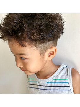 アニー(annie) ツーブロックパーマ