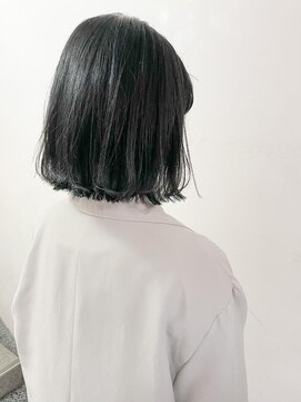 キャンバス バイ ネオリーブ 横浜西口(Canvas by neo.) 切りっぱなしボブ　外はねボブ