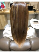 カミケンガレリア(kamiken. galleria)&nbsp;ハリコシ◎ 指通りなめらか美髪ロング【カミケンガレリア】