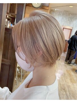 リングバイモアムー(Ring by Moremuu) ハイトーンショート