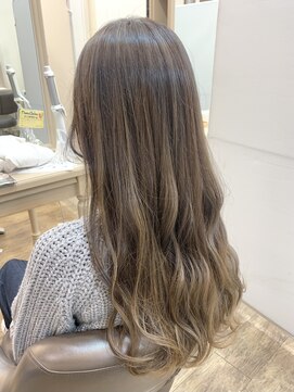 アルターリール(aL ter Rire) 黒髪/グレーベージュ/レイヤーロング/前髪パーマ /福原遼華