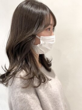 ザックラフィネ(ZACC raffine) グレーベージュ/ふんわりミディアム/レイヤーカット