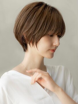 イオ 本厚木(io) 20代30代丸みショート似合わせカットシースルーバングハイライト