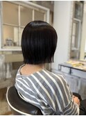 切りっぱなし外はねボブ