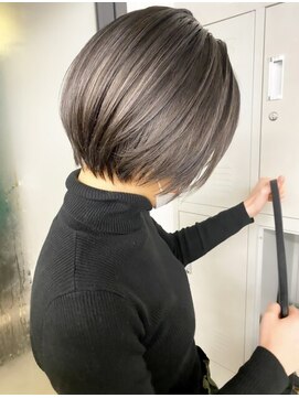 シェーン 仙台駅広瀬通店(schon) グレージュカラーにショートで大人っぽ綺麗に