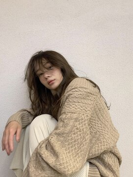 エイチ(H) ミルクティーグレージュショートウルフレイヤーカットクラゲヘア