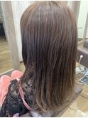 ベージュブラウン