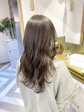 ロンドアベニール 北千住(Lond avenir) ブリーチなし　赤みを抑えたオリーブグレージュ　西田大樹