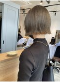 マットグレージュ