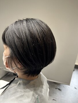 アクロマティック(Achromatic) ショートボブ