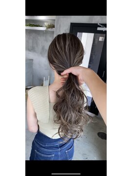 アポロ 横浜駅店(apollo) ハイライトバレイヤージュダブルカラーミルクティーベージュ