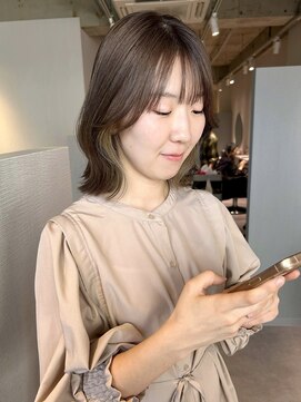 アム(amu) ダークグレージュ/インナーカラー/ くびれボブ/1ブリーチカラー