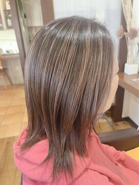 ジッカジッカ(Jicca Zicca) ハイライト/ミディアムレイヤー/脱白髪染め/白髪ぼかし/艶髪