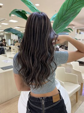 シャルムバイケンジ(Charm.by KENJE) コントラストハイライトバレイヤージュデザインカラー銀座有楽町