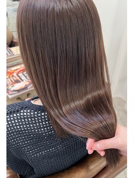 アドラーブル はなみずき店(adorable) 艶感ロング【ブラウンカラー】20代30代40代