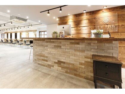 ラフィス ヘアーフラム 難波戎橋2号店(La fith hair flamme)の写真