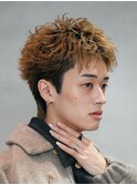 メンズ短髪スパイキーショートツイストパーマブリーチ金髪fifth