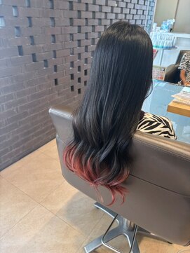 エヌアンドエーコンティ(N&A CONTi) 重ためのロングヘア×裾ピンクカラーで遊び心をプラス◎