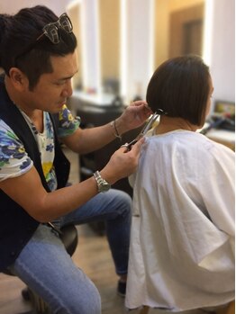 サトシオダクラ(SATOSHI ODAKURA)の写真/“洗練された技術×豊富な知識×経験”でお客様のご要望に沿って、潜在的な魅力を引き出すスタイルへ*