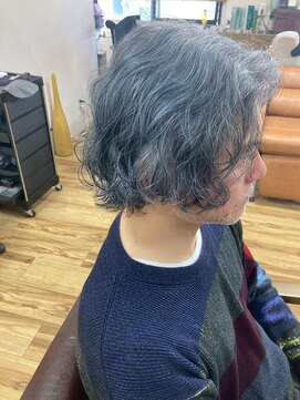 ルーチェ(Luce) ミディアムウルフパーマ/無造作パーマ/グレイヘア