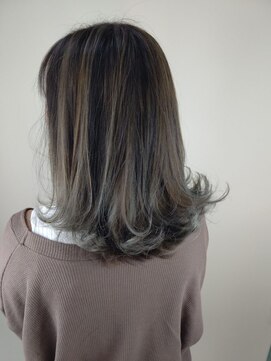 ウィット アンド ラファム Wit &La Famme バレイヤージュをイルミナで