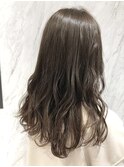 ふんわりセミロング×オリーブベージュ