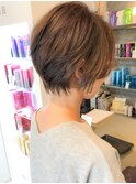 抜け感ショート、くびれヘア