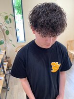 シフト(SHEEFT)&nbsp;波巻きツイストスパイラルパーマ/メンズカット/アッシュブラック