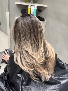 バレイヤージュ/ホワイトシルバー/シャドウルーツ