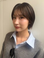 ヴィヴィ(VIVIE)&nbsp;大人ガーリー似合わせカットブリーチなしダークアッシュショート