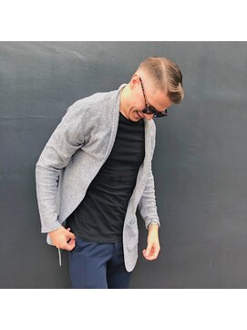 リバレッジ 広尾(Leverage) 雑誌Safari風LAのメンズバーバーラフスキンフェードスタイル