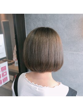 ビラデルソルルート(√r-t) まるみボブ×アッシュベージュ