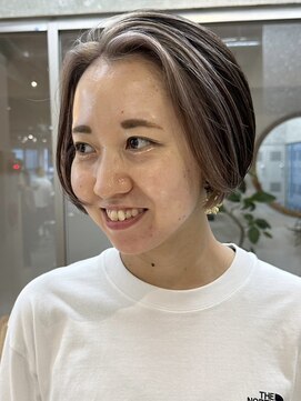 サンク 原宿 表参道(cinq) インナーカラーベージュカラーイヤリングカラーハイトーンカラー