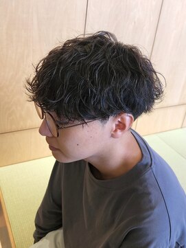 ニアウ 高崎店(Niau) メンズマッシュ緩め波巻きツイストスパイラルパーマ群馬高崎眉毛