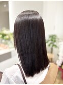 しっとりツヤ感で差がつく◎暗髪ストレートボブで洗練スタイルに