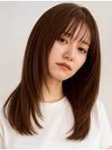 ミディアムレイヤー 顔周りカット アッシュブラウン 20代