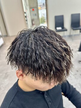 スウェル 稲毛店(Swell) ツイストパーマ×フェードカット[稲毛/稲毛駅]