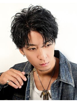 オーシャントーキョー ホワイト 原宿(OCEAN TOKYO WHITE) 無造作センターパートショートウルフ波巻きツイストスパイラル