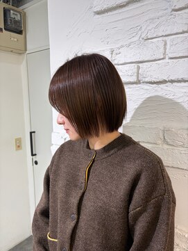 レーヴバイキートス(REVE by kiitos) オリーブグレージュで作るミニボブ