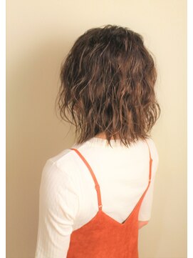 ラカ ヘアーアンドメイク 赤坂(LAKA hair&make) 【LAKA】ミディアムスタイル１－２