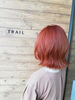 トレイル(TRAIL) 明るいオレンジカラー