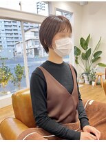 コムヘアー(COM HAIR)&nbsp;ミニショート。ベージュブラウン。