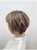 ショートボブ