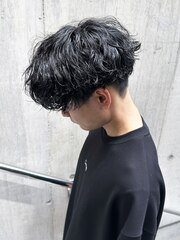 【FLAME 天文館】波巻きスパイラルパーマ×黒髪マッシュヘア