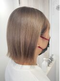 ベージュ/ブリーチ/切りっぱなしボブ