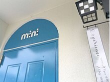 自宅兼サロンで、青いドアが目印です♪