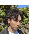 センターパート波巻きパーマ