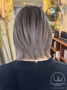 #ホワイトベージュバレイヤージュ