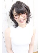 ディー(dee)&nbsp;dee 暗髪グレージュ×外ハネショートボブ